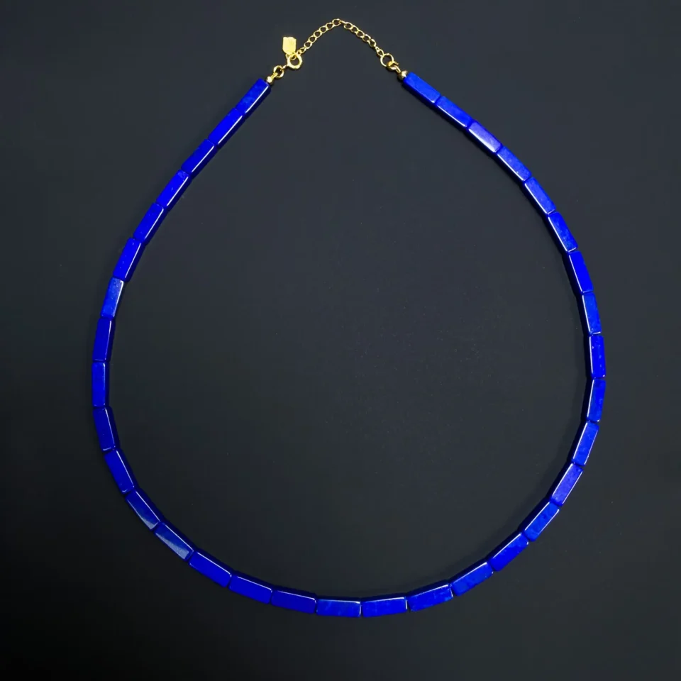 Imperial lapis lazuli necklace in a rounded layout with clasp at the top