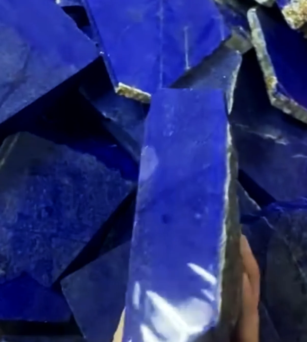 Afghan lapis lazuli rough material selected for bead production